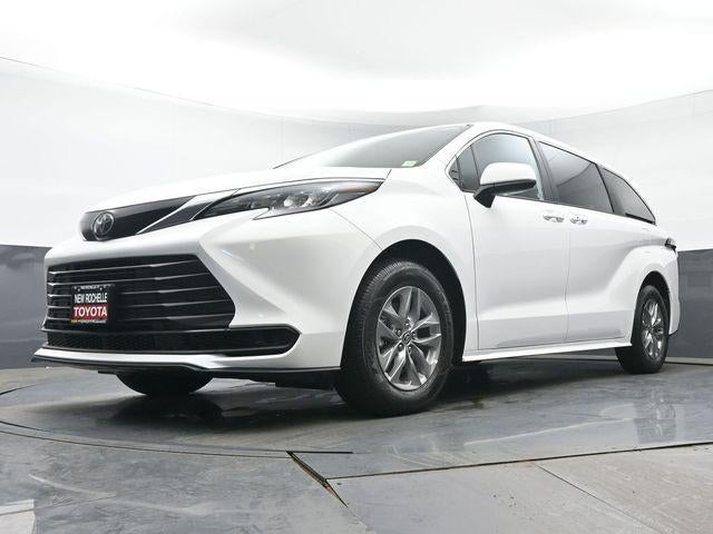2026 Toyota Sienna LE 8 Passenger