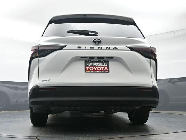 2026 Toyota Sienna LE 8 Passenger