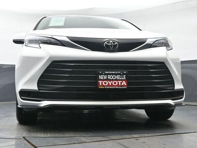 2026 Toyota Sienna LE 8 Passenger