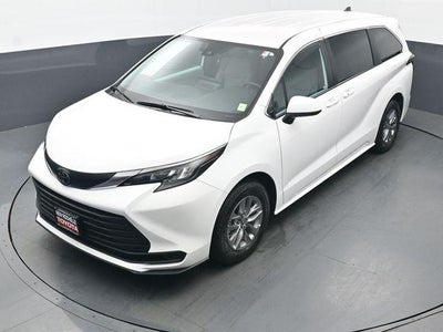 2026 Toyota Sienna LE 8 Passenger