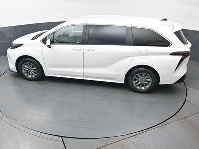 2026 Toyota Sienna LE 8 Passenger