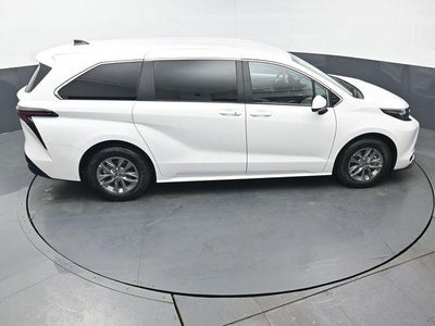 2026 Toyota Sienna LE 8 Passenger