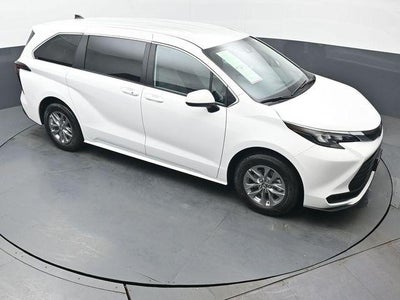 2026 Toyota Sienna LE 8 Passenger