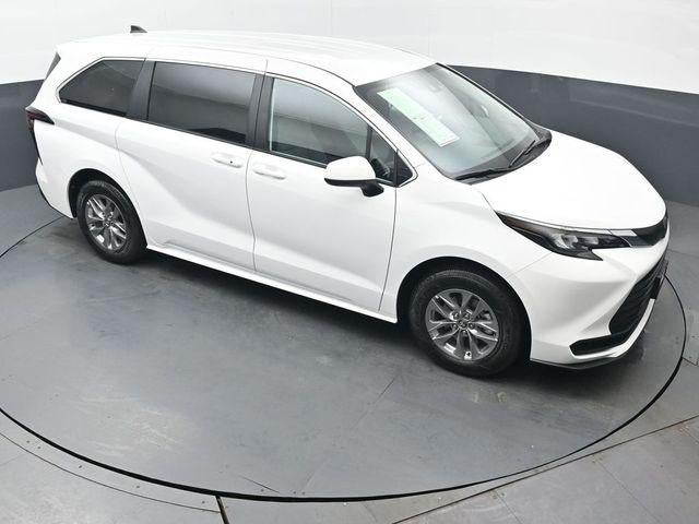 2026 Toyota Sienna LE 8 Passenger
