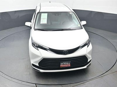 2026 Toyota Sienna LE 8 Passenger