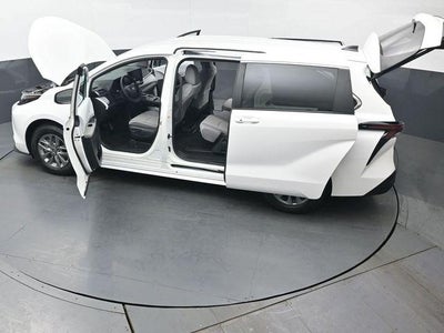 2026 Toyota Sienna LE 8 Passenger
