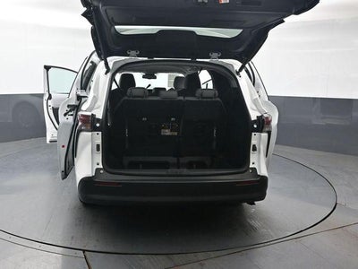 2026 Toyota Sienna LE 8 Passenger