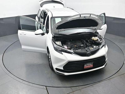 2026 Toyota Sienna LE 8 Passenger