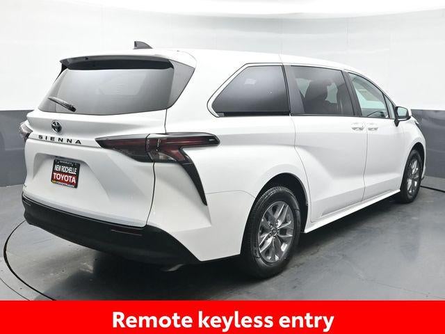 2026 Toyota Sienna LE 8 Passenger