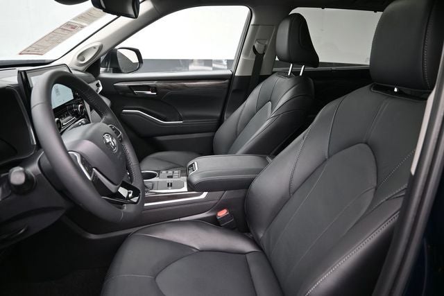 2026 Toyota Highlander Hybrid Limited