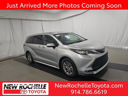 2023 Toyota Sienna XLE 8 Passenger