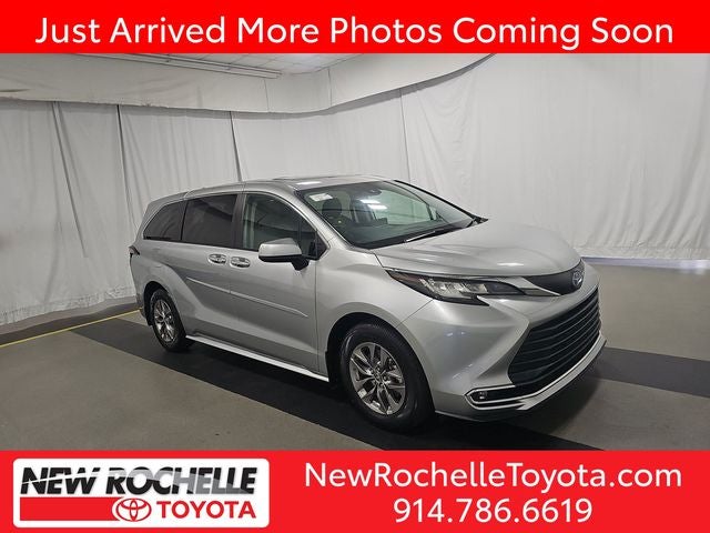 2023 Toyota Sienna XLE 8 Passenger