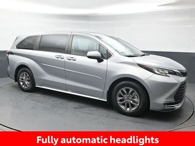 2023 Toyota Sienna XLE 8 Passenger