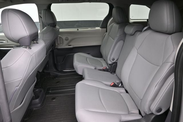 2023 Toyota Sienna XLE 8 Passenger