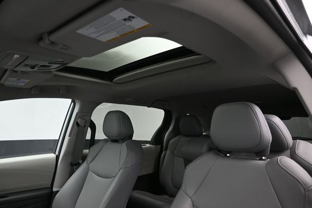 2023 Toyota Sienna XLE 8 Passenger