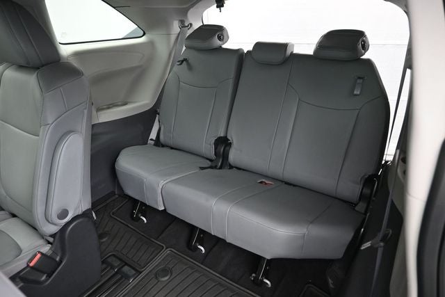 2023 Toyota Sienna XLE 8 Passenger