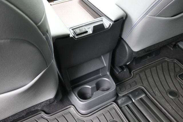 2023 Toyota Sienna XLE 8 Passenger