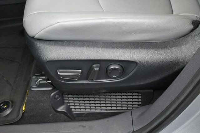 2023 Toyota Sienna XLE 8 Passenger
