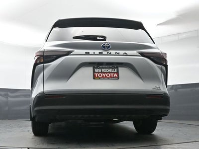 2023 Toyota Sienna XLE 8 Passenger