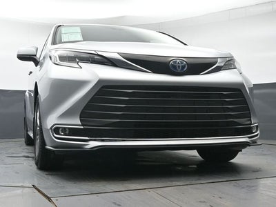 2023 Toyota Sienna XLE 8 Passenger