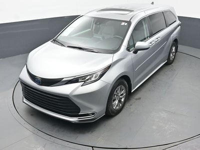 2023 Toyota Sienna XLE 8 Passenger