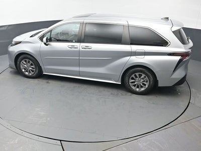 2023 Toyota Sienna XLE 8 Passenger