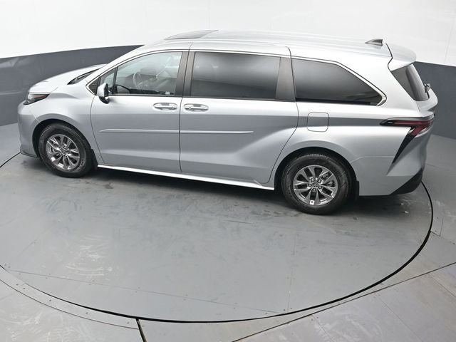 2023 Toyota Sienna XLE 8 Passenger