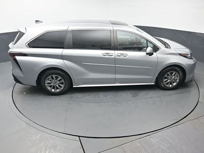 2023 Toyota Sienna XLE 8 Passenger