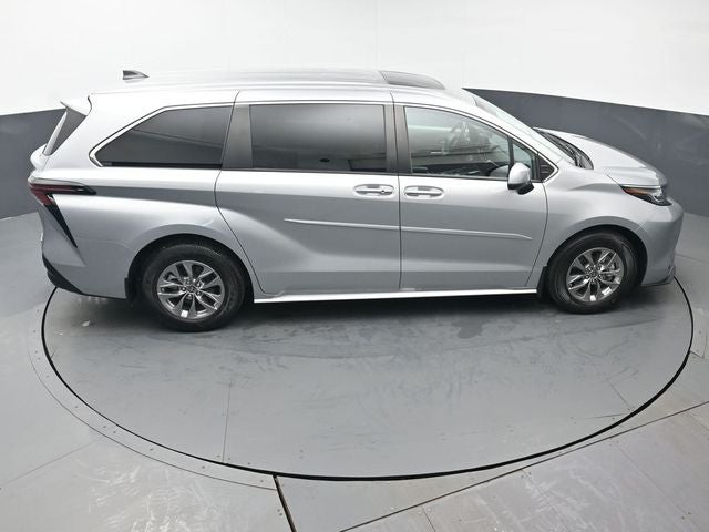 2023 Toyota Sienna XLE 8 Passenger