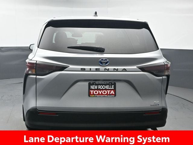 2023 Toyota Sienna XLE 8 Passenger