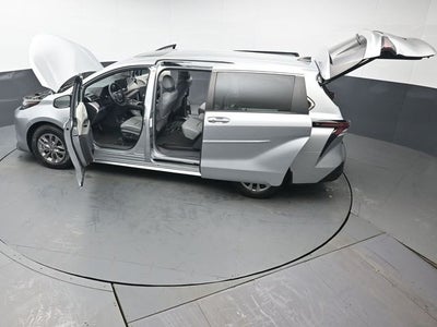 2023 Toyota Sienna XLE 8 Passenger