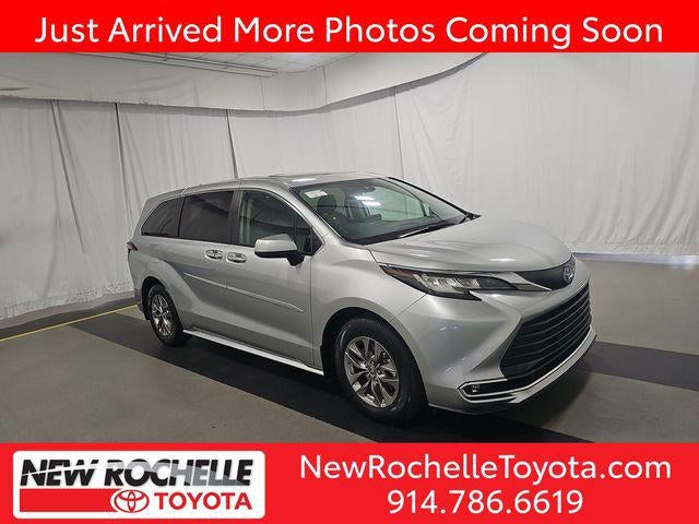 2023 Toyota Sienna XLE 8 Passenger