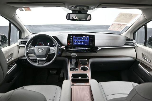 2023 Toyota Sienna XLE 8 Passenger