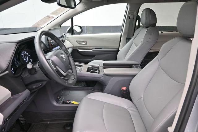 2023 Toyota Sienna XLE 8 Passenger