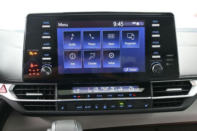 2023 Toyota Sienna XLE 8 Passenger