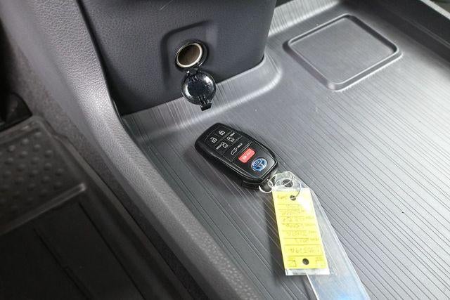 2023 Toyota Sienna XLE 8 Passenger