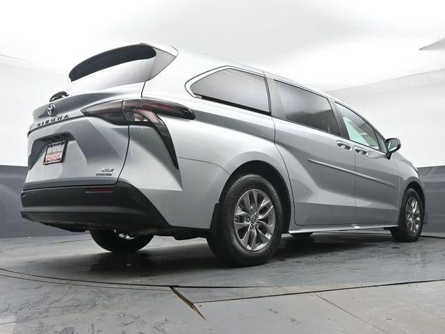 2023 Toyota Sienna XLE 8 Passenger