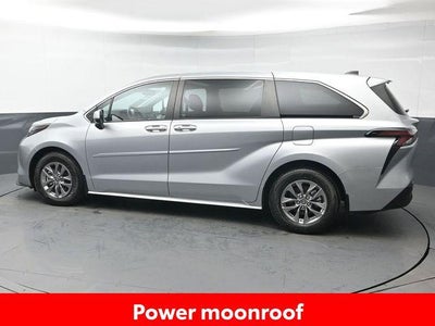 2023 Toyota Sienna XLE 8 Passenger