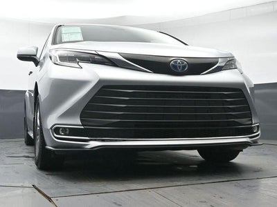 2023 Toyota Sienna XLE 8 Passenger