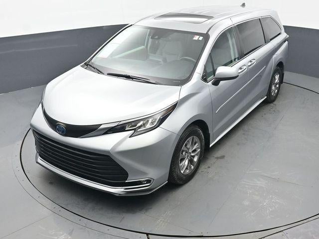 2023 Toyota Sienna XLE 8 Passenger