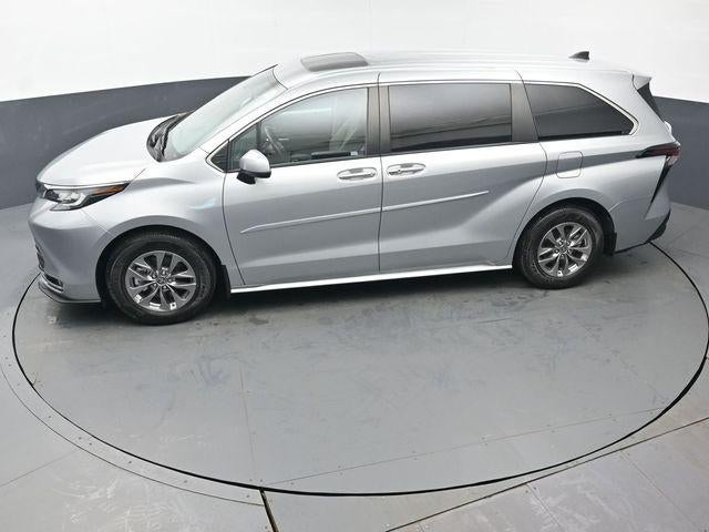 2023 Toyota Sienna XLE 8 Passenger