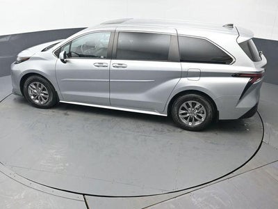2023 Toyota Sienna XLE 8 Passenger
