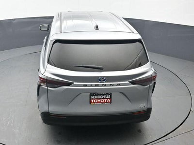 2023 Toyota Sienna XLE 8 Passenger