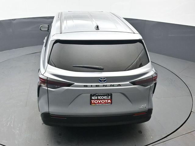 2023 Toyota Sienna XLE 8 Passenger