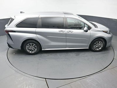 2023 Toyota Sienna XLE 8 Passenger