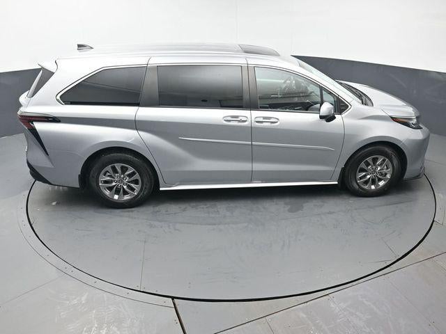 2023 Toyota Sienna XLE 8 Passenger