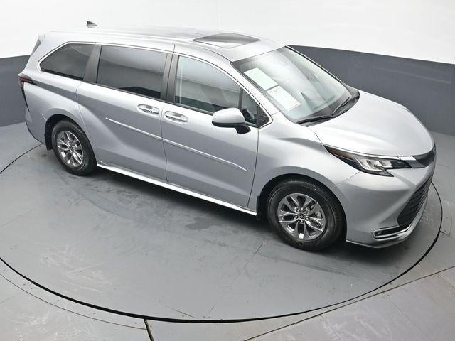 2023 Toyota Sienna XLE 8 Passenger