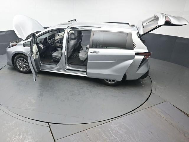 2023 Toyota Sienna XLE 8 Passenger