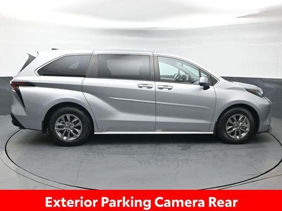 2023 Toyota Sienna XLE 8 Passenger