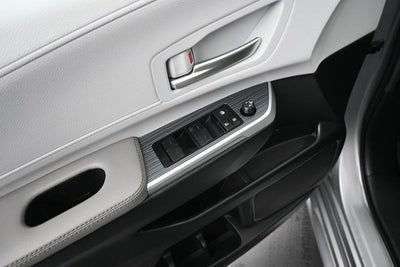 2025 Toyota Sienna XLE 8 Passenger